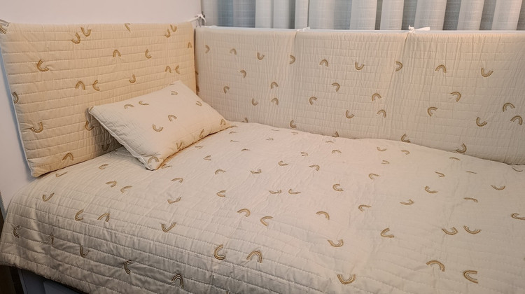 سرویس روتختی نوزادی گلدوزی طرح رنگین کمان